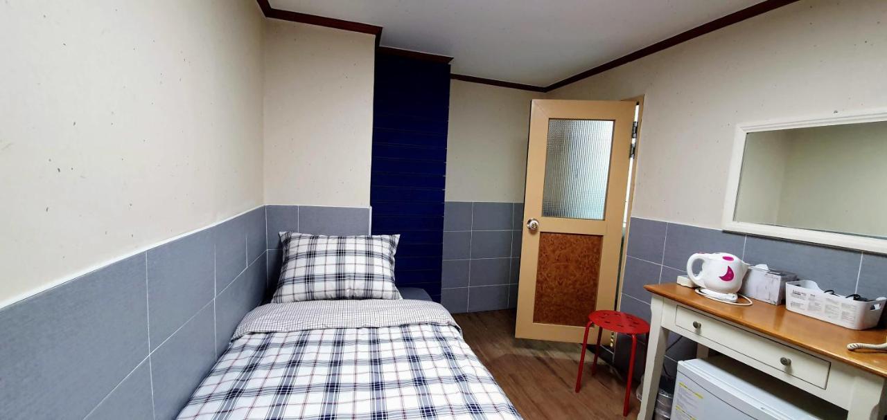 New Sun Guesthouse Myeongdong Seoul Exterior photo